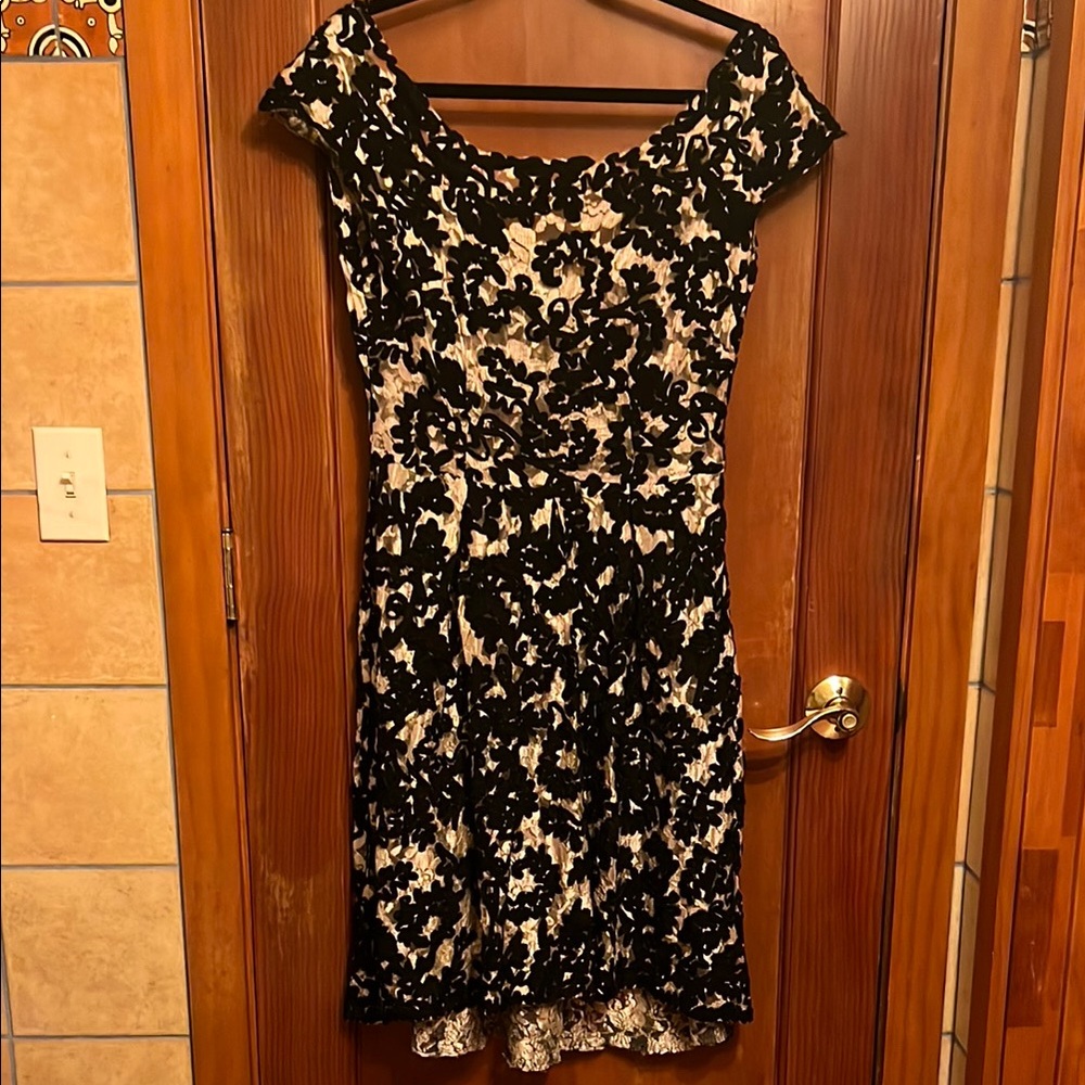 Yoana Baraschi Black and White Sheath Midi Dress Scoop Neck Cap Sleeve